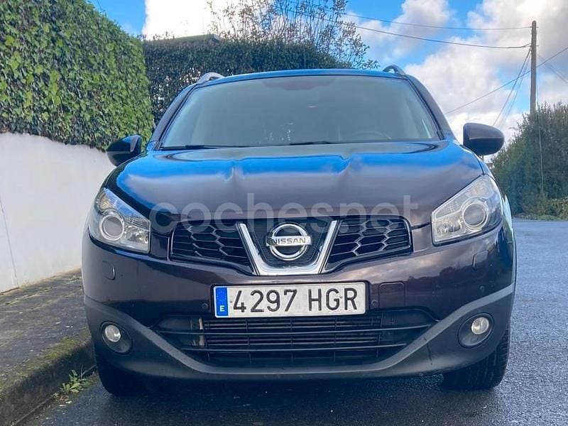 Usado Nissan Qashqai +2 Premium Edition 150 CV (110 kW) 2011 Granate SUV