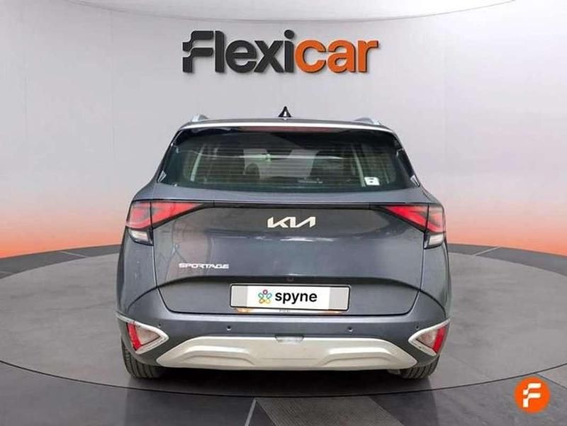 Usado Kia Sportage 136 CV (100 kW) 2023 Gris SUV