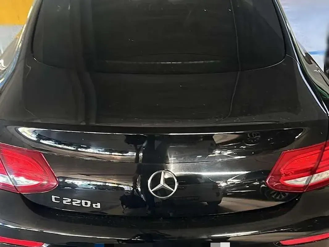 Usado Mercedes C220 170 CV (125 kW) 2017 Negro Coupe