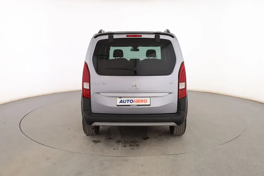 Usado Peugeot Rifter GT 102 CV (75 kW) 2021 Gris Monovolumen
