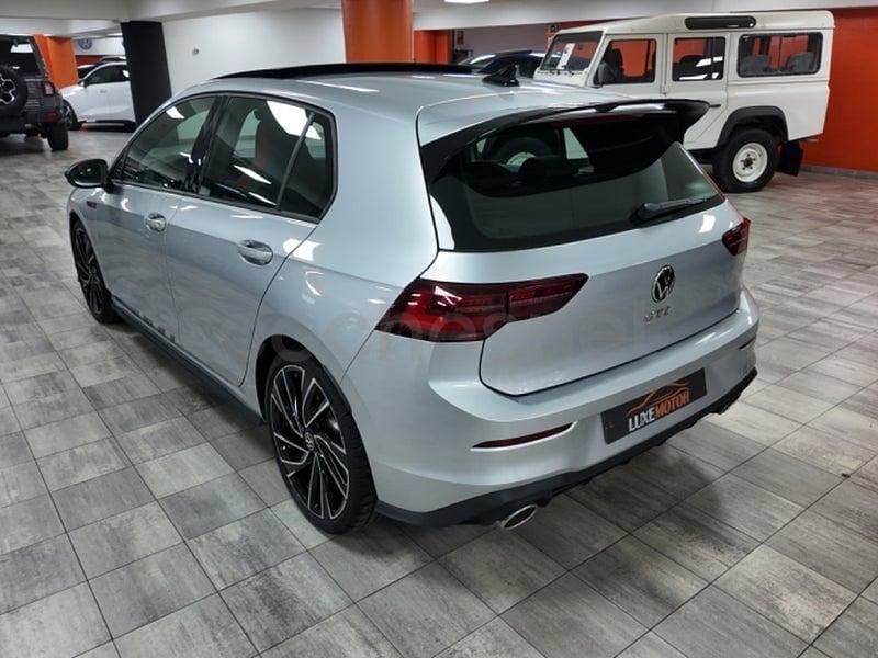Usado VW Golf VIII GTI Clubsport 301 CV (221 kW) 2023 Gris / plata Berlina