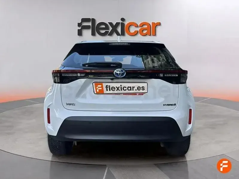 Usado Toyota Yaris Cross 116 CV (85 kW) 2022 Blanco SUV