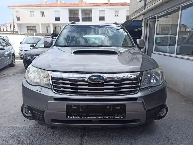 Usado Subaru Forester 147 CV (108 kW) 2010 Gris / plata SUV
