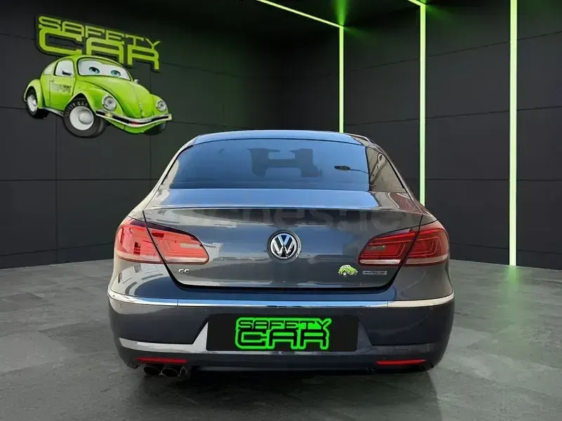Usado VW CC 140 CV (102 kW) 2013 Gris / plata Berlina