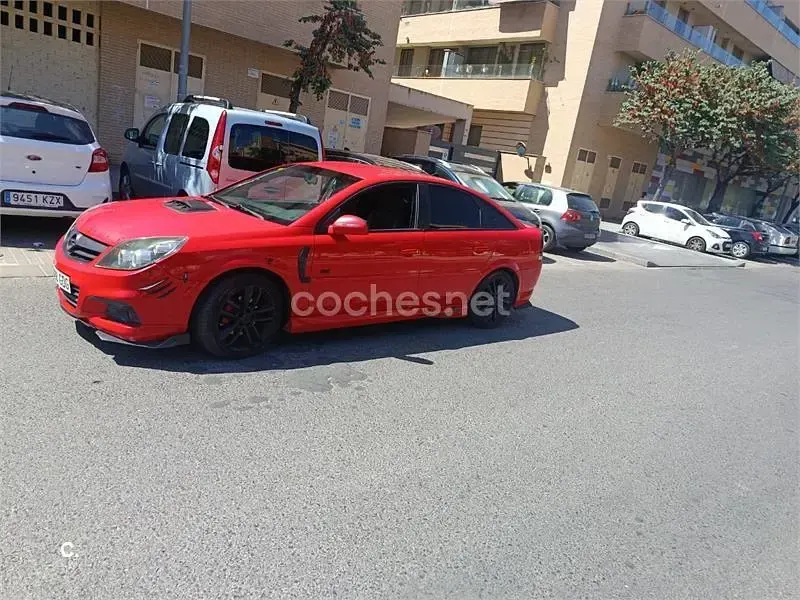 Usado Opel Vectra Elegance 120 CV (88 kW) 2008 Rojo Berlina