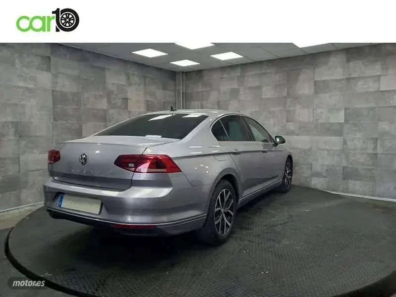 Usado VW Passat Executive 150 CV (110 kW) 2020 Gris Berlina