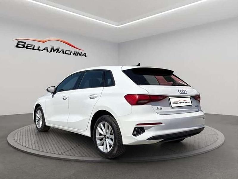 Usado Audi A3 Sportback S-Line 116 CV (85 kW) 2023 Blanco Utilitario