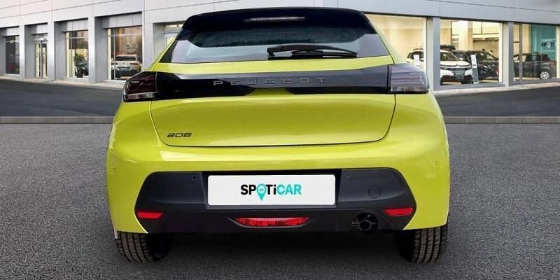 Usado Peugeot 208 Active 102 CV (75 kW) 2024 Amarillo Utilitario