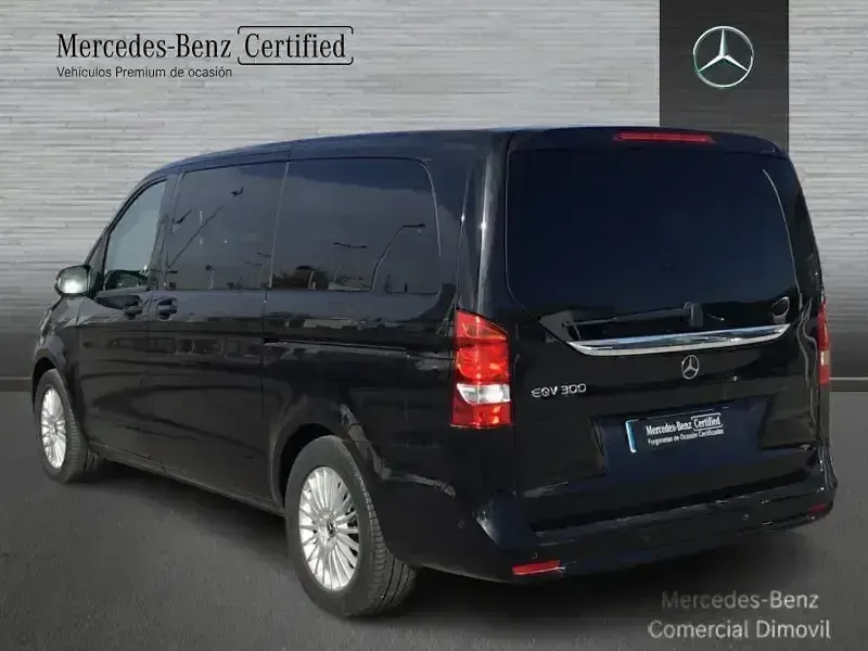 Käytetty Mercedes EQV300 69 kW (95 HP) 2023 Musta Tila-auto