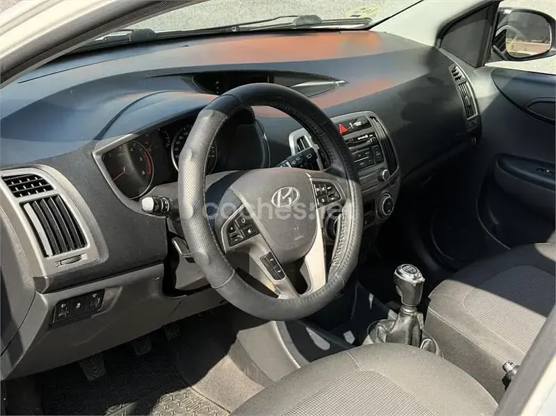 Usado Hyundai i20 GO! 90 CV (66 kW) 2014 Blanco Utilitario