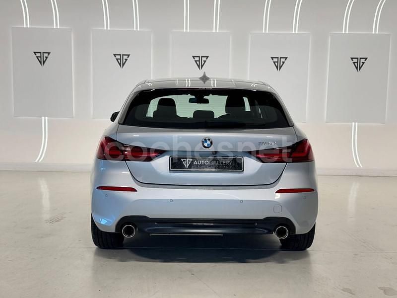 Usado BMW 118 Comfort Edition 150 CV (110 kW) 2020 Gris / plata Utilitario