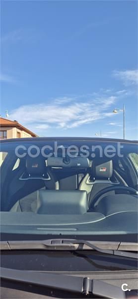 Rojo Usado 2021 Toyota Yaris Berlina | 37.000 € (Un poco caro) - Imagen 1/4
