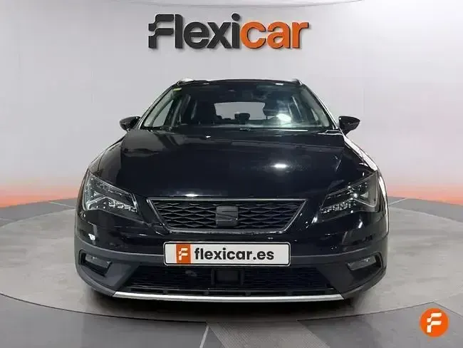Usado Seat Leon 180 CV (132 kW) 2018 Negro Utilitario