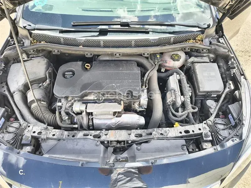 Usado Opel Astra Dynamic 125 CV (91 kW) 2018 Negro Berlina