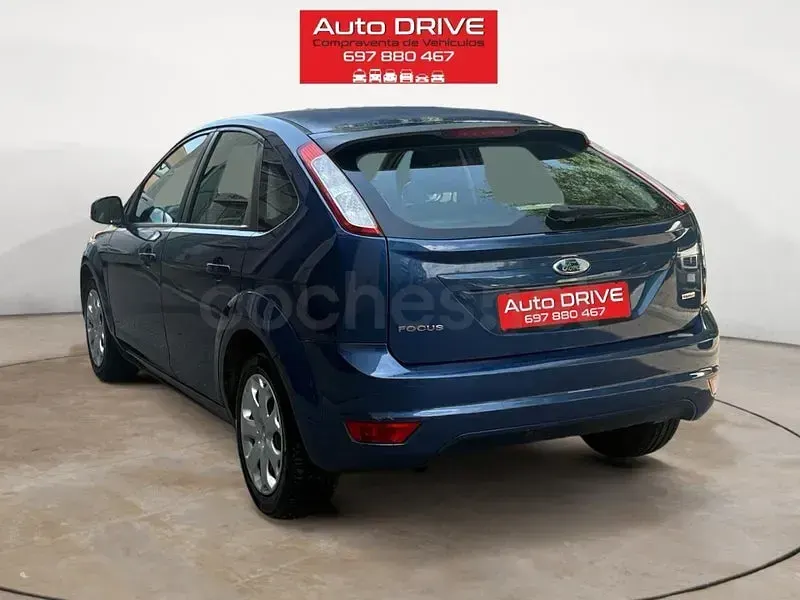 Usado Ford Focus Titanium 109 CV (80 kW) 2008 Azul Berlina