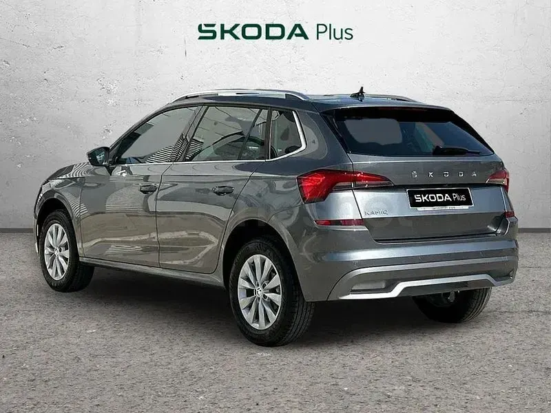 Usado Skoda Kamiq Selection 116 CV (85 kW) 2024 Gris / plata SUV
