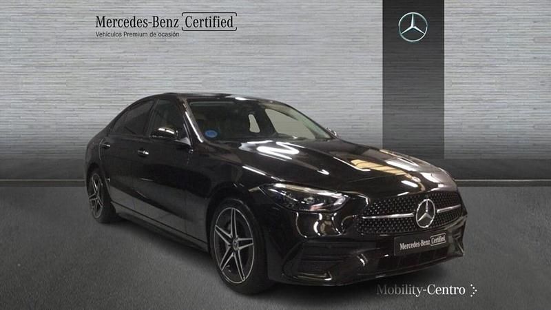 Käytetty Mercedes C300 197 HP (144 kW) 2024 Musta Sedan