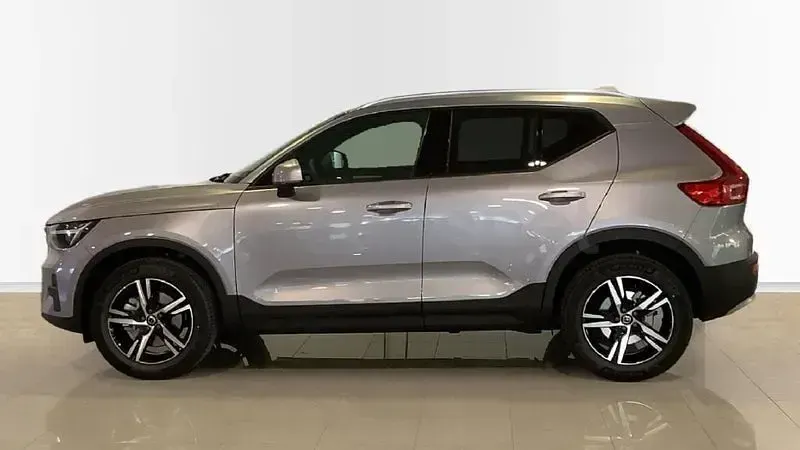 Nuevo Volvo XC40 Core 163 CV (119 kW) 2026 Gris / plata SUV