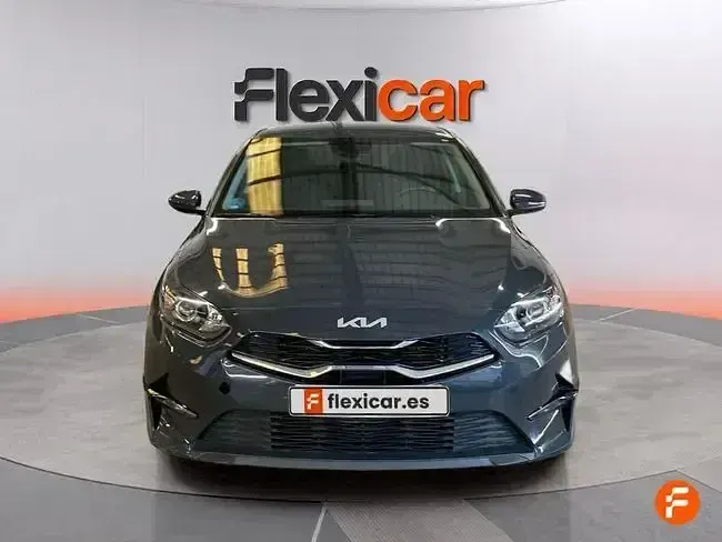 Usado Kia Ceed 136 CV (100 kW) 2023 Gris Utilitario