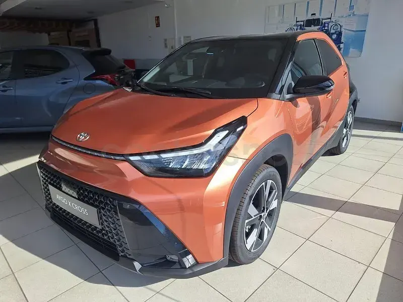 Nuevo Toyota Aygo X 116 CV (85 kW) 2026 Naranja SUV