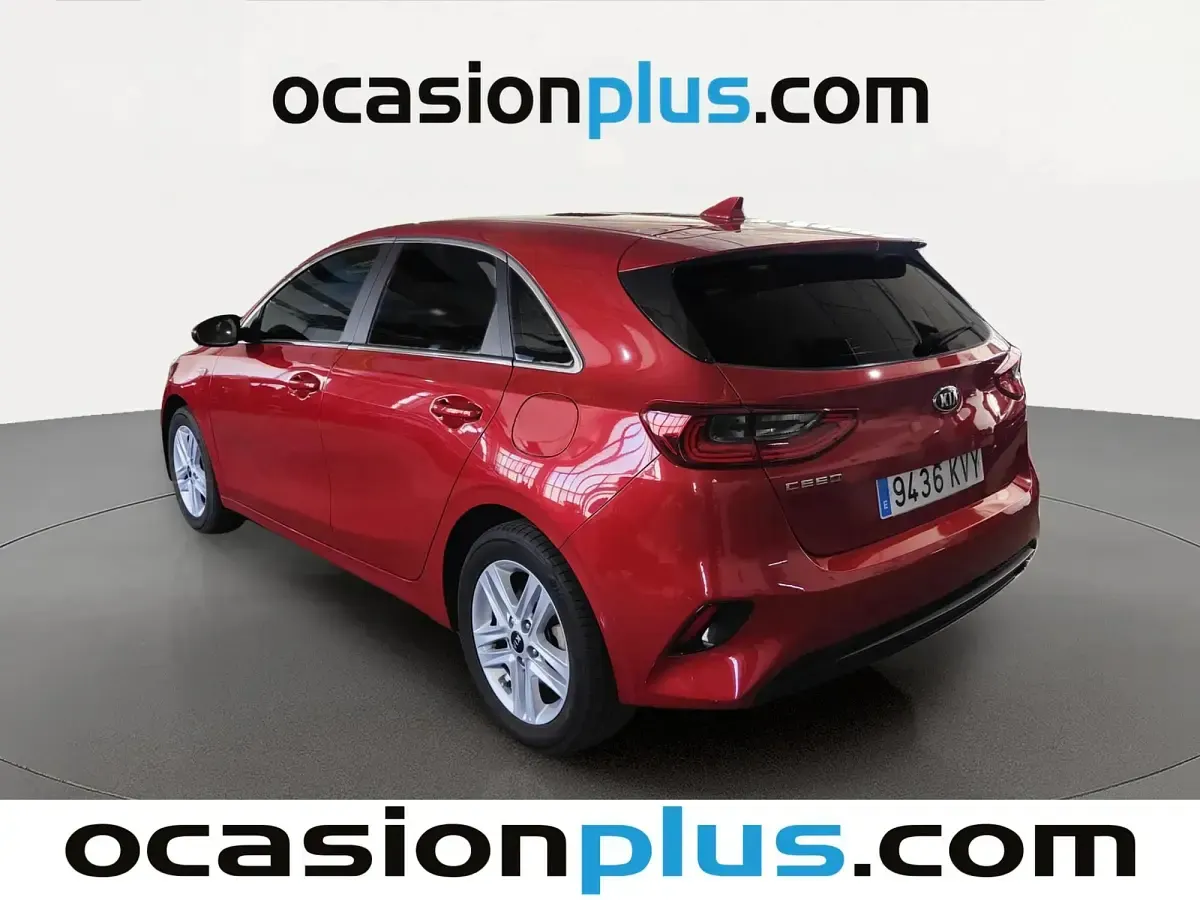 Usado Kia Ceed 116 CV (85 kW) 2019 Rojo Utilitario