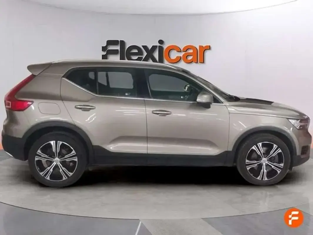 Usado Volvo XC40 Inscription 262 CV (192 kW) 2021 Gris SUV
