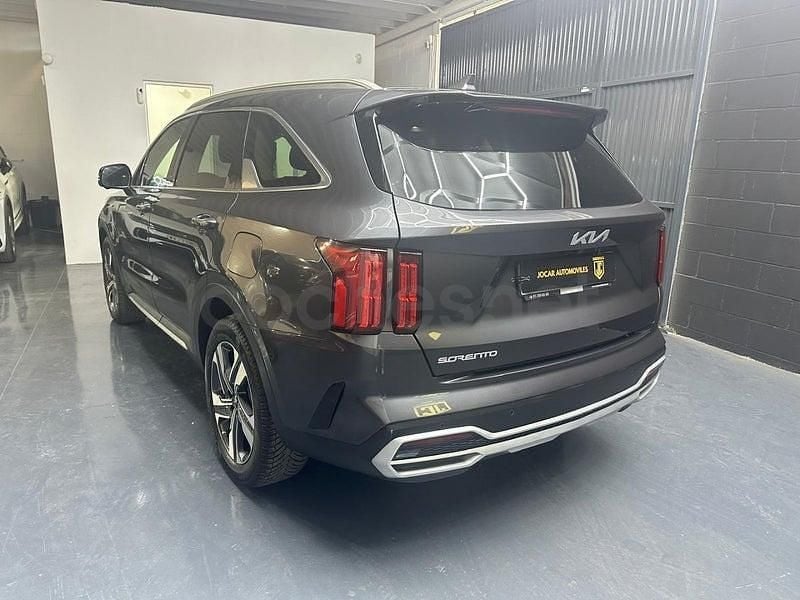 Usado Kia Sorento 194 CV (142 kW) 2024 Gris / plata SUV