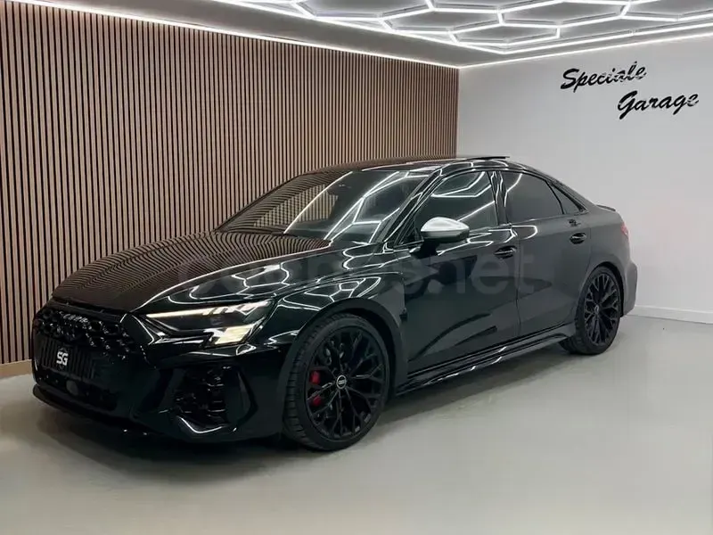 Usado Audi RS3 400 CV (294 kW) 2022 Negro Berlina