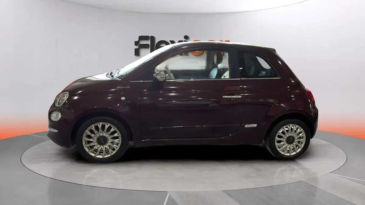 Usado Fiat 500 Dolcevita 71 CV (52 kW) 2021 Burdeos Descapotable