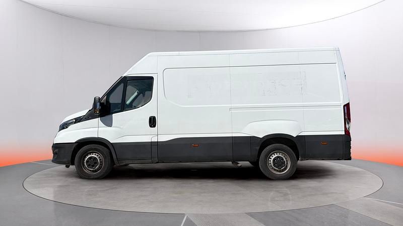 Usado Iveco Daily 156 CV (114 kW) 2023 Blanco