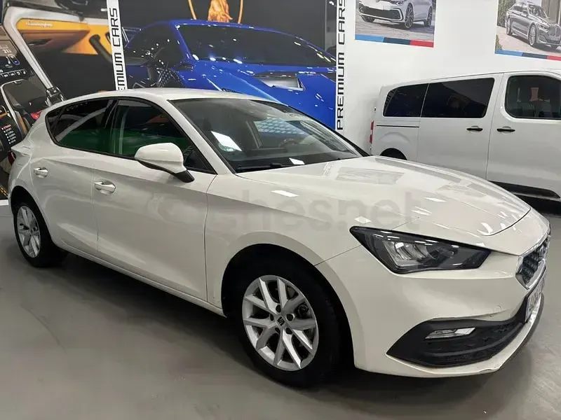 Usado Seat Leon Style 115 CV (84 kW) 2022 Blanco Berlina