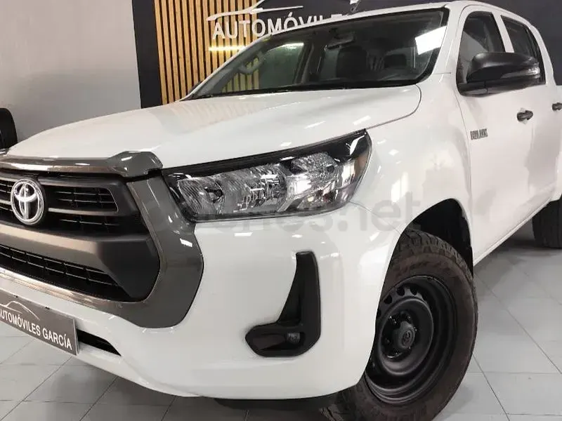 Usado Toyota HiLux Plus 150 CV (110 kW) 2022 Blanco Pickup/Camioneta