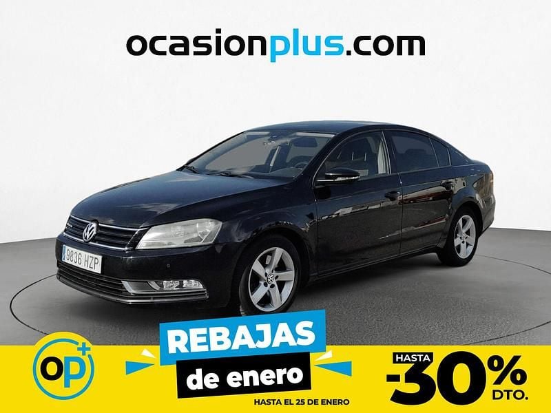 Usado VW Passat 105 CV (77 kW) 2014 Negro Berlina