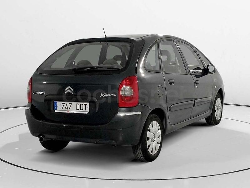 Usado Citroën Xsara Picasso Exclusive 90 CV (66 kW) 2004 Gris / plata Monovolumen