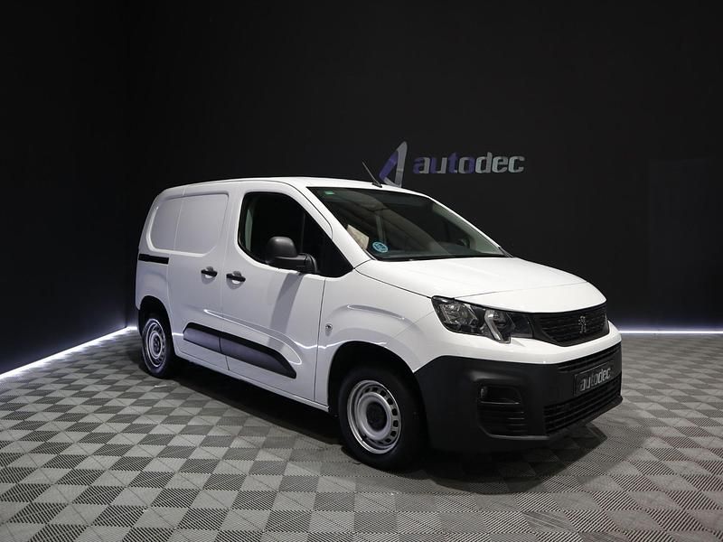 Blanco Usado 2022 Peugeot Partner Monovolumen | 15.990 € (Caro) - Imagen 1/4