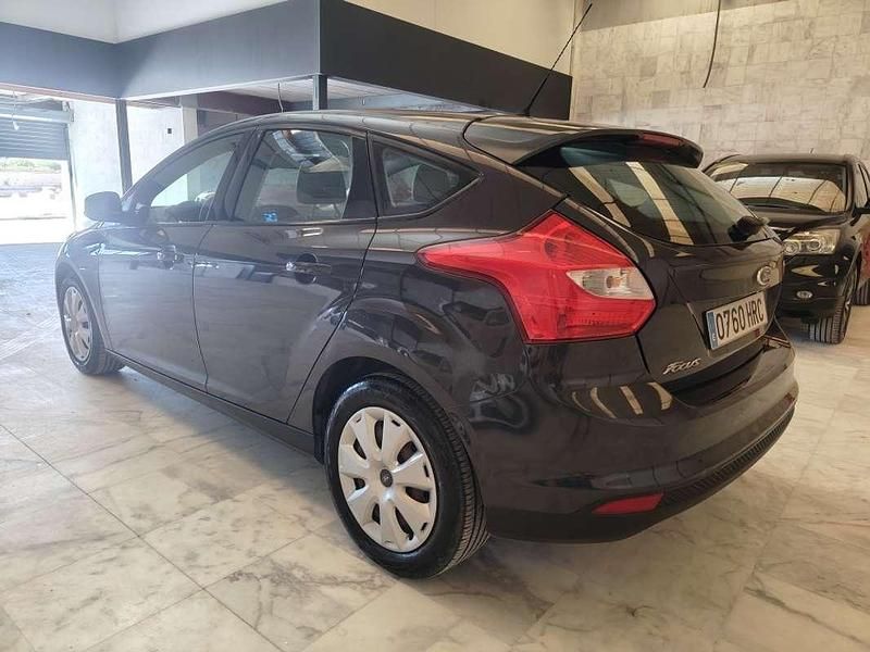 Käytetty Ford Focus Trend 125 HP (91 kW) 2014 Harmaa Viistoperä