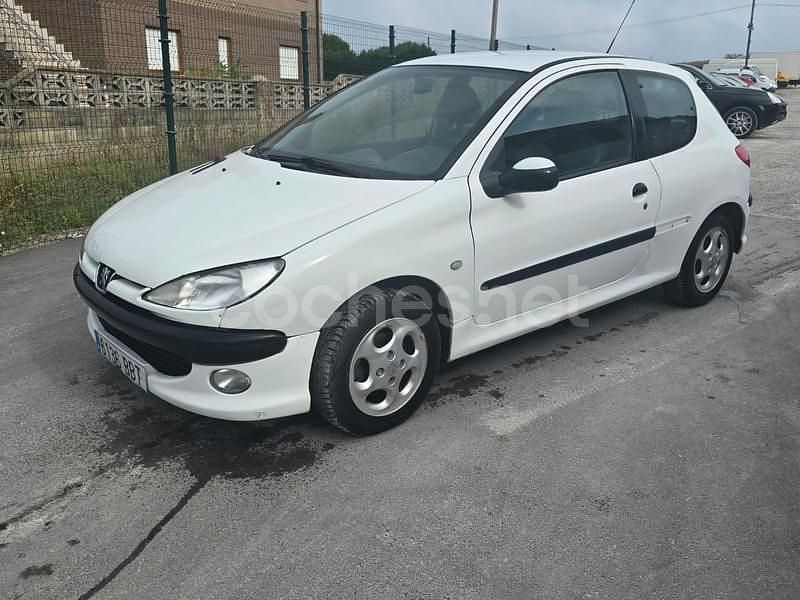 Blanco Usado 2000 Peugeot 206 Berlina | 2499 € (Caro) - Imagen 1/4