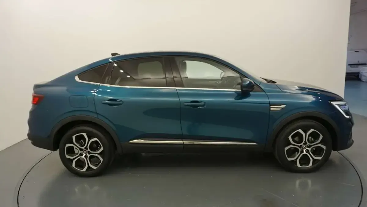 Usado Renault Arkana Zen 140 CV (102 kW) 2022 Azul SUV