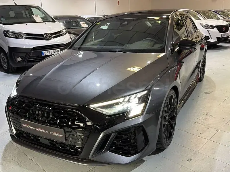 Usado Audi RS3 400 CV (294 kW) 2022 Gris / plata Berlina