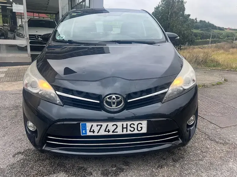 Usado Toyota Verso Active 126 CV (92 kW) 2013 Azul Monovolumen