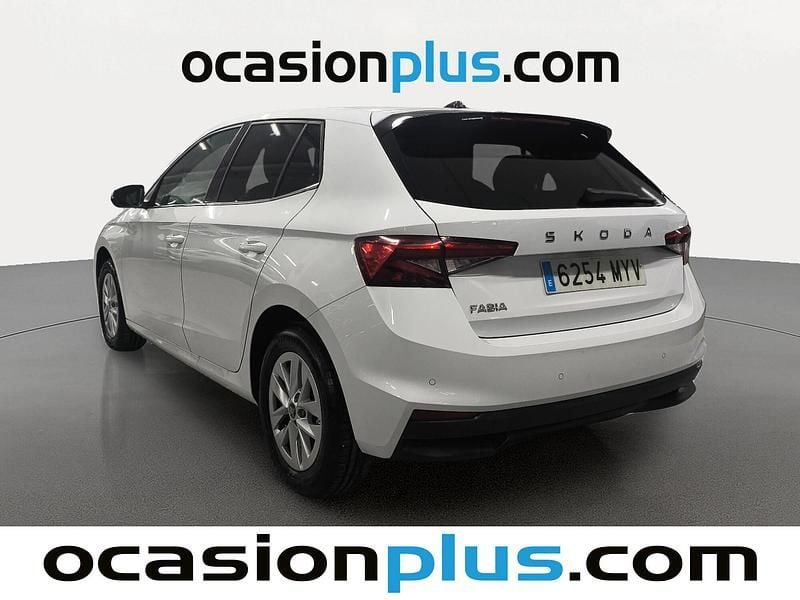 Usado Skoda Fabia Selection 95 CV (69 kW) 2025 Blanco Berlina
