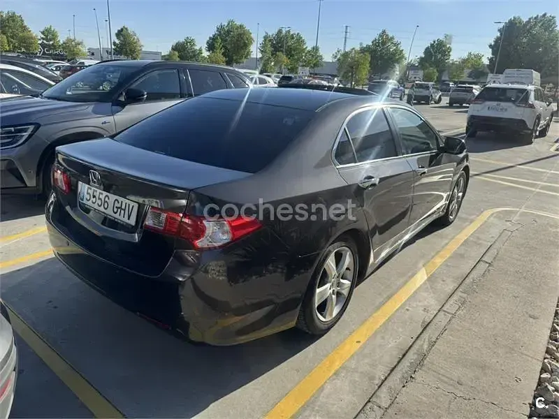 Usado Honda Accord Luxury 150 CV (110 kW) 2009 Marrón Berlina