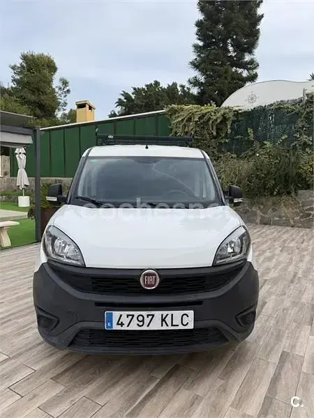 Usado Fiat Doblò 90 CV (66 kW) 2012 Blanco Monovolumen
