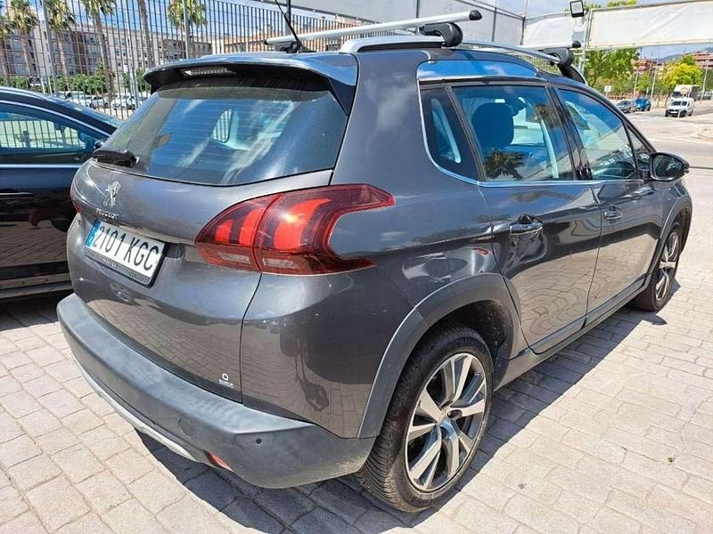 Usado Peugeot 2008 Allure 110 CV (80 kW) 2018 Gris SUV