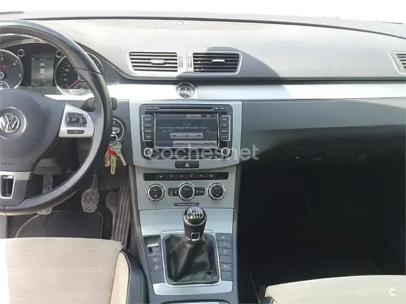 Usado VW CC Advance 140 CV (102 kW) 2013 Gris / plata Berlina