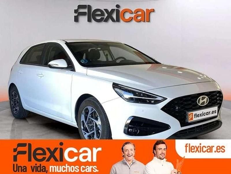 Blanco Usado 2024 Hyundai i30 Berlina | 18.490 € (Buen precio) - Imagen 1/4