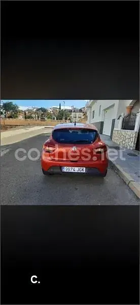 Usado Renault Clio IV Authentique 75 CV (55 kW) 2015 Rojo Berlina