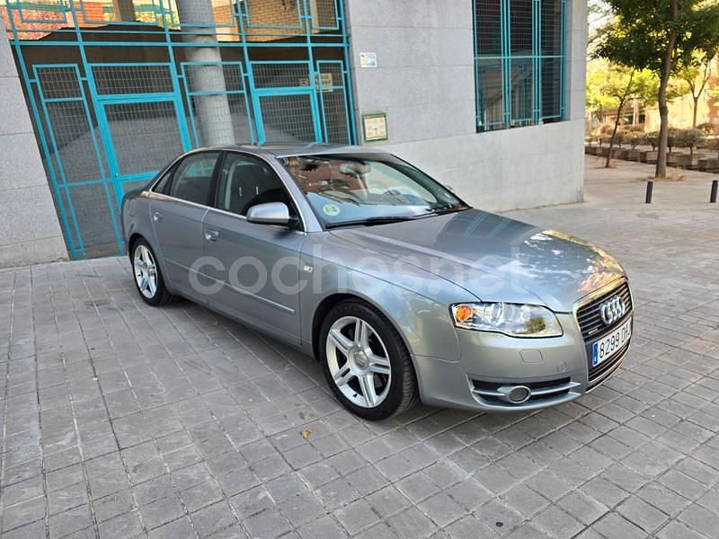 Usado Audi A4 200 CV (147 kW) 2005 Gris / plata Berlina