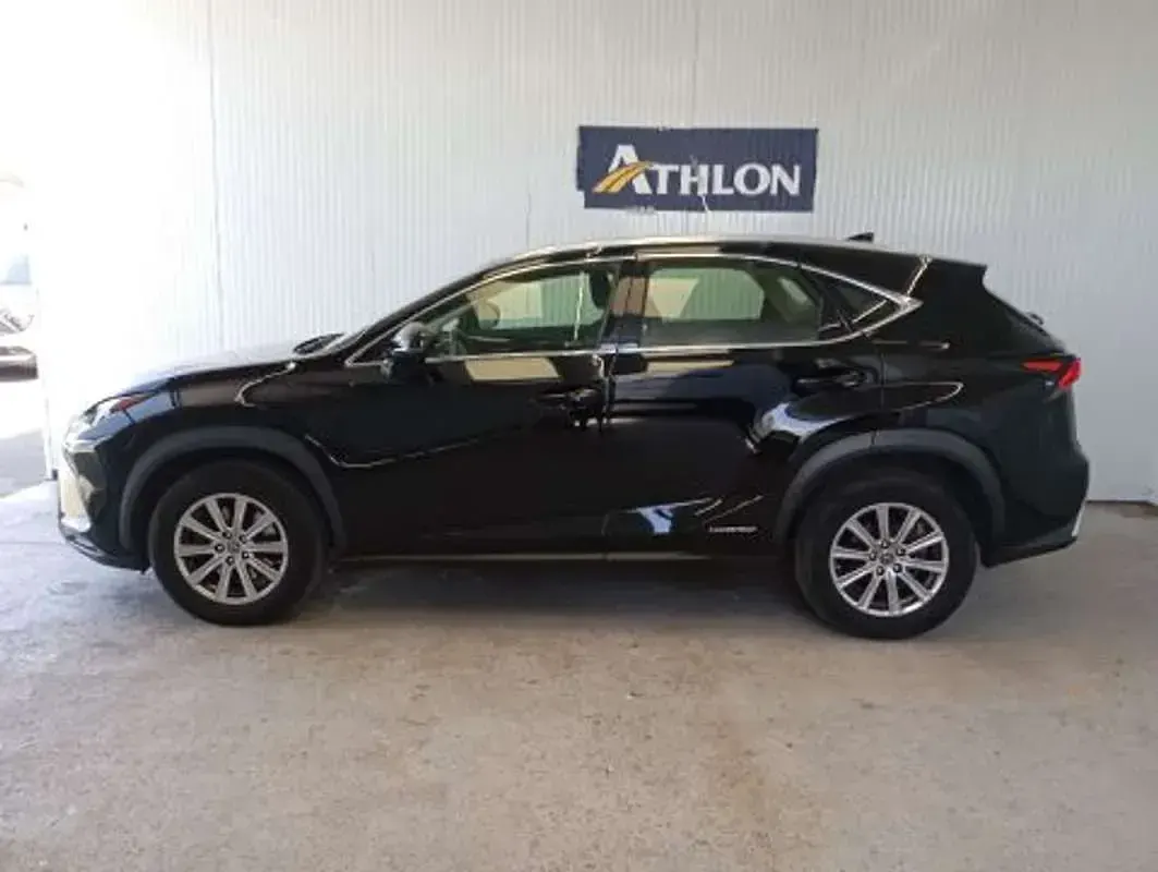 Usado Lexus NX300h Business Edition 197 CV (144 kW) 2020 Negro SUV