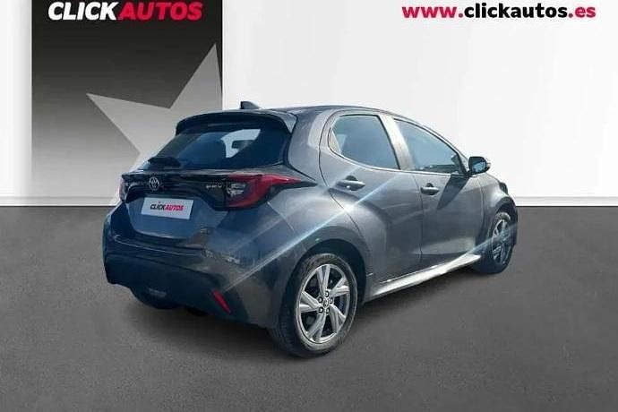 Usado Toyota Yaris Hybrid Active 116 CV (85 kW) 2025